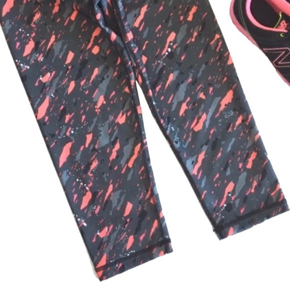 new Adidas ✪ Climalite Techfit Capri Leggings ✪ - Picture 3 of 10